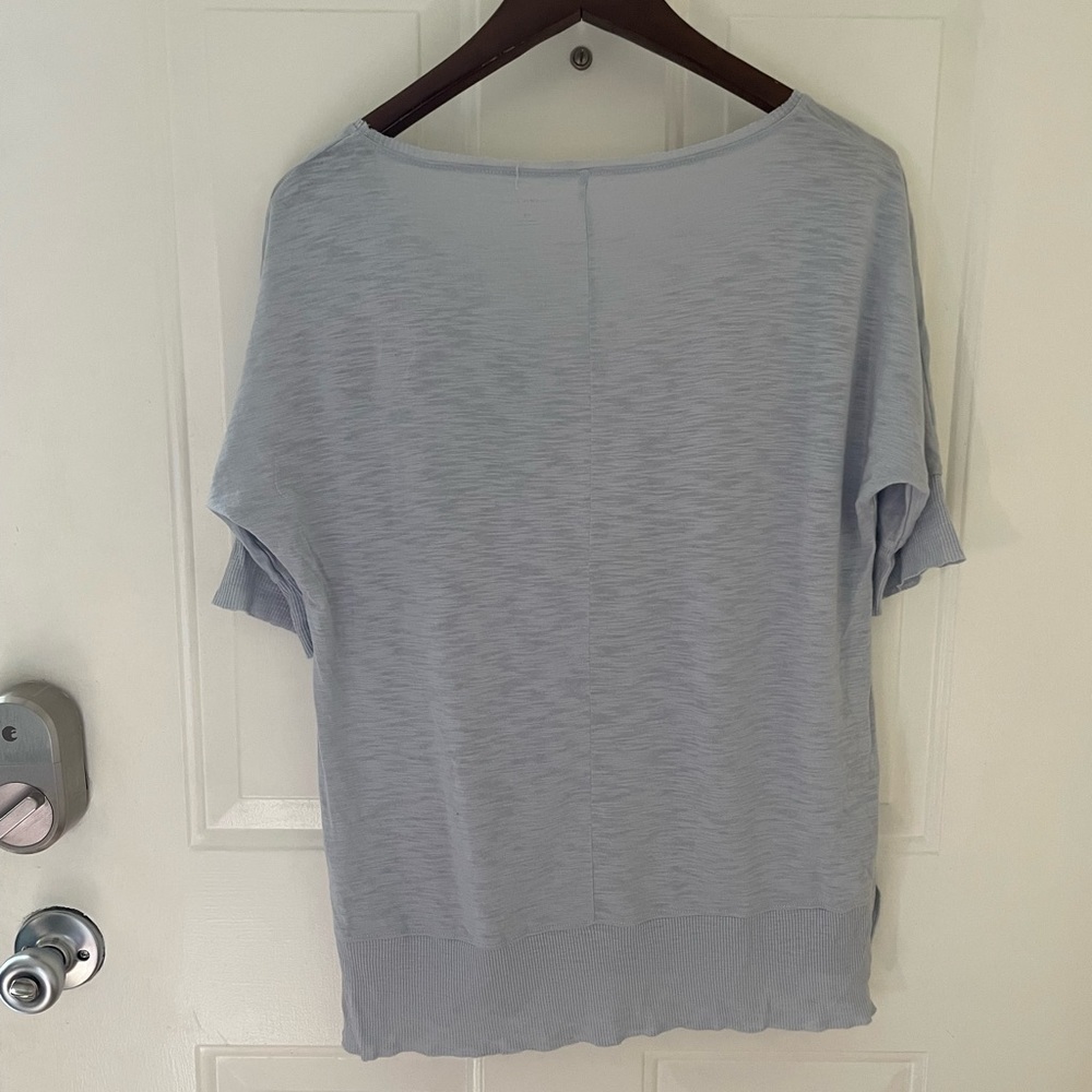 Saks Fifth Avenue Sky Blue Scoop Neck Short Sleeve Tshirt Women Small
50% Cotton - Picture 8 of 9